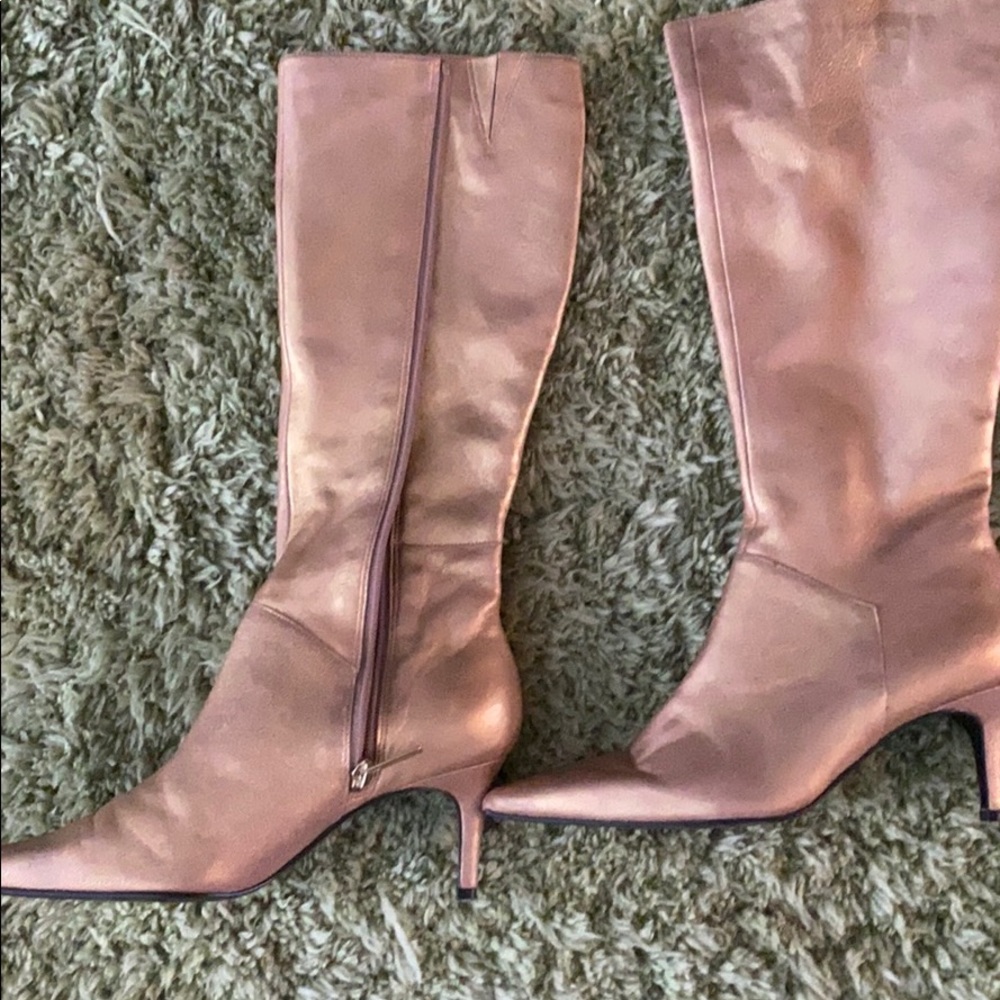Boots - Picture 2 of 5